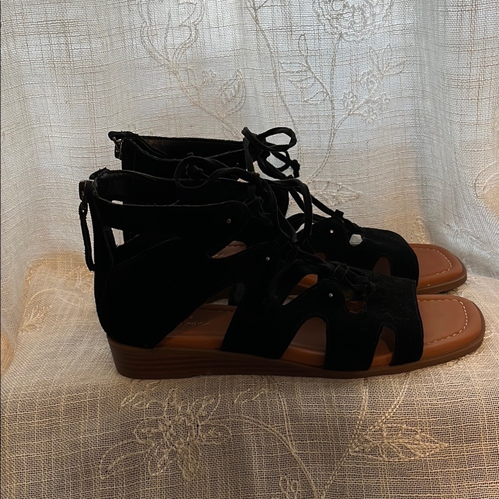 Crown Vintage Black Lace-Up Sandals - Picture 2 of 5